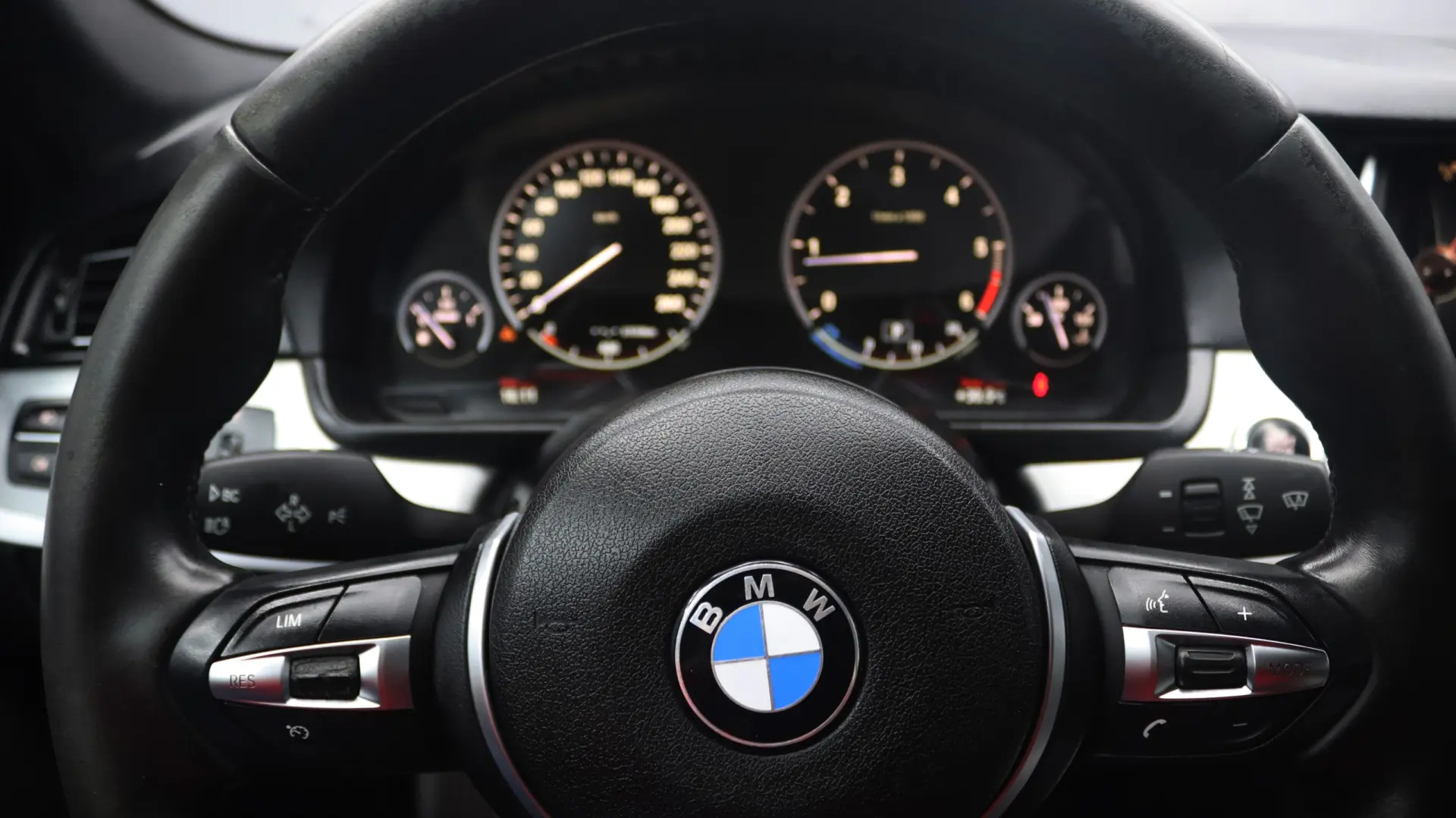 BMW 520 d Pack M Auto 12