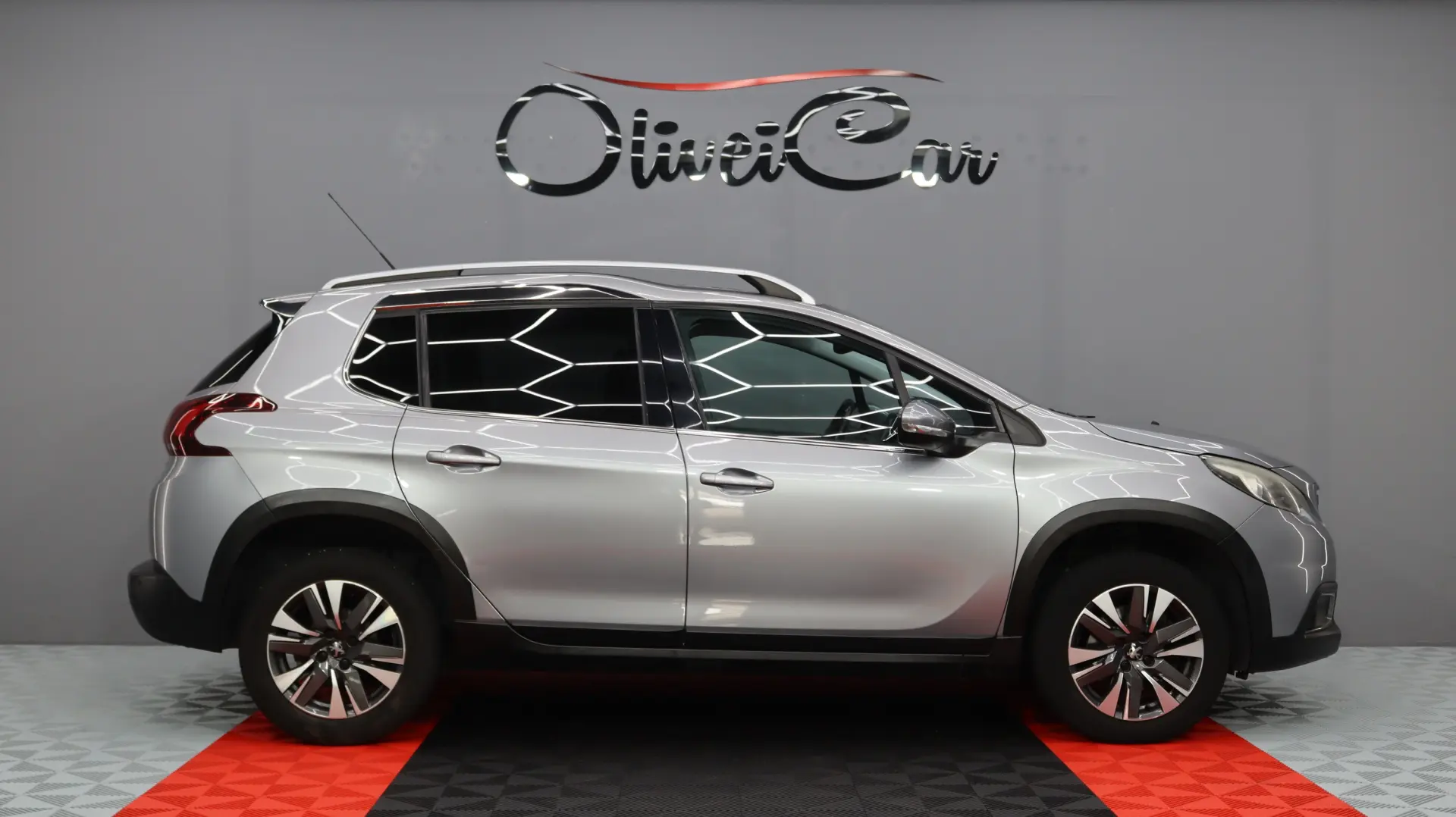 Peugeot 2008 1.6 BlueHDi Allure 2