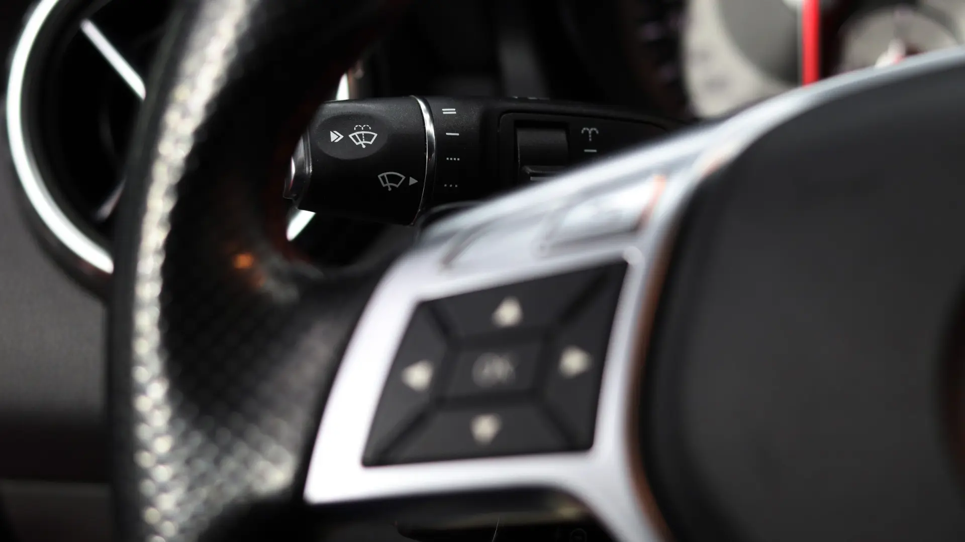 Mercedes-Benz GLA 220 d 4Matic 7G-DCT AMG Line 13