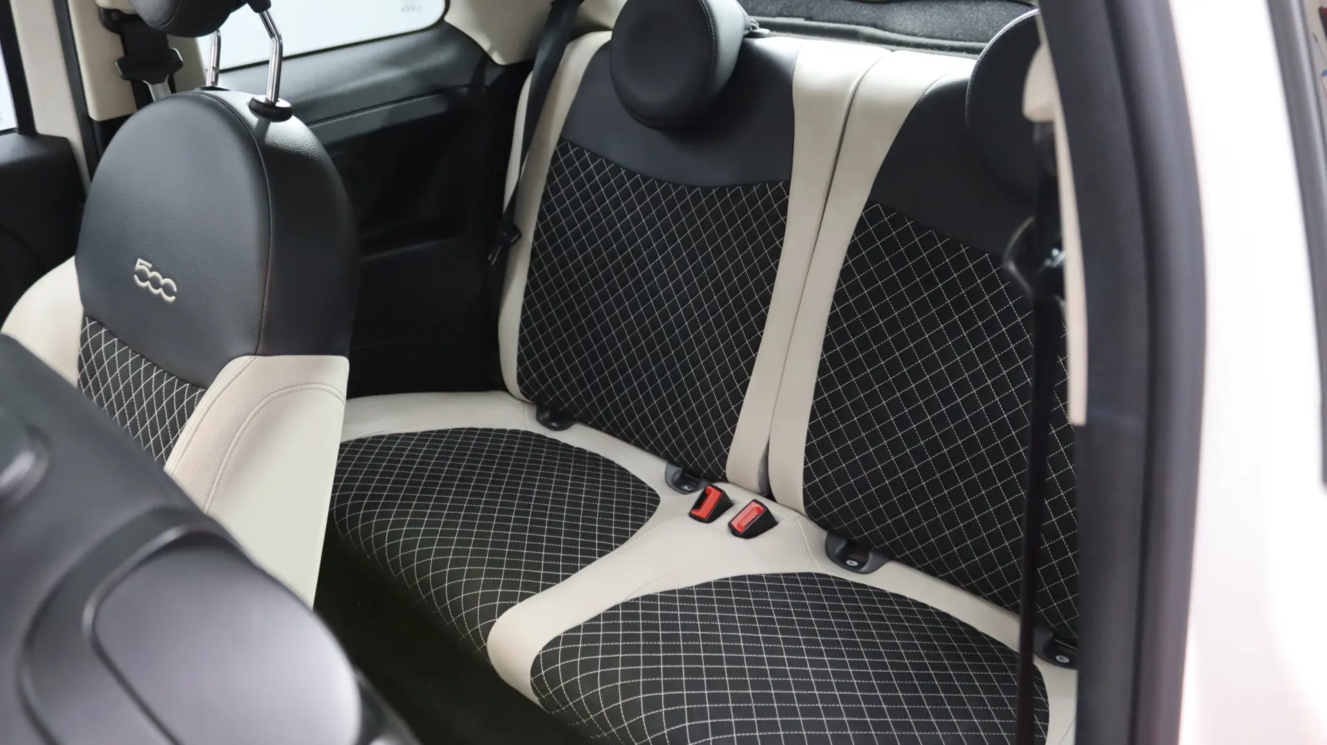 Fiat 500 1.0 Hybrid Dolcevita 18