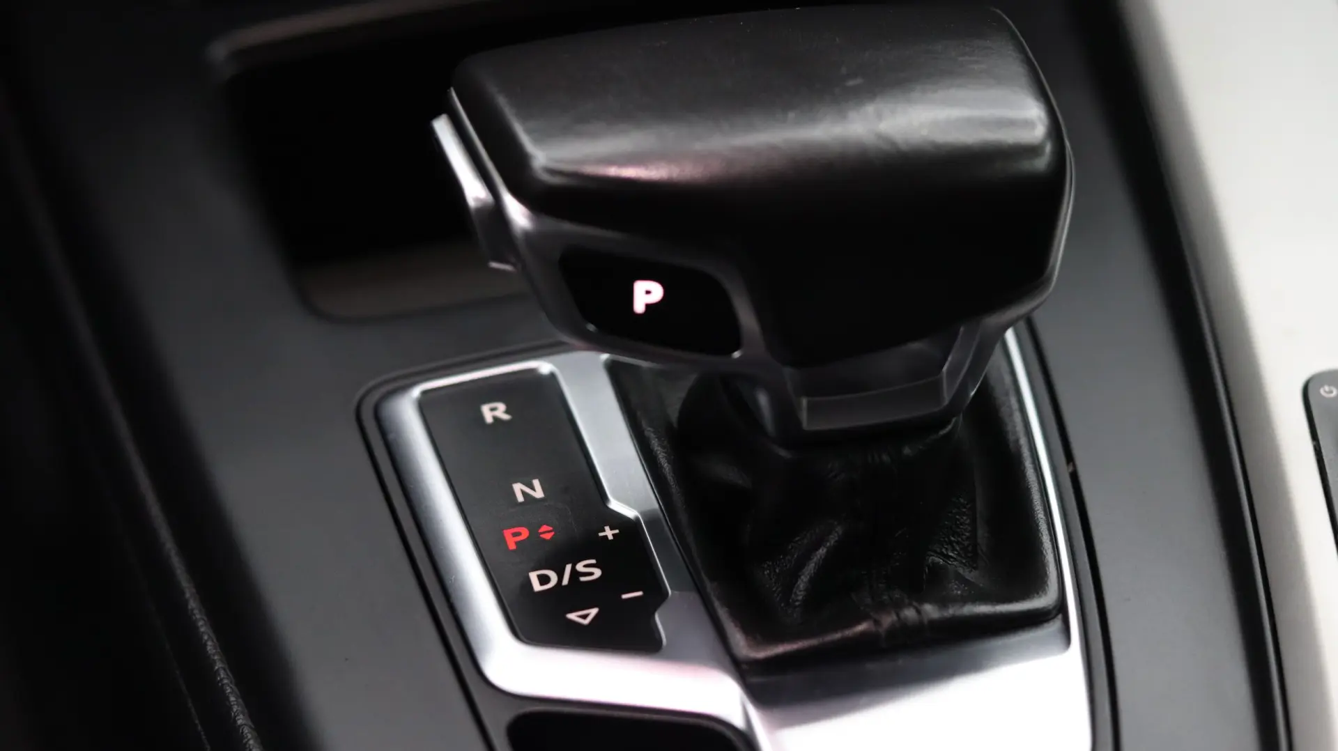 Audi A4 Avant 35 TDI S tronic 14