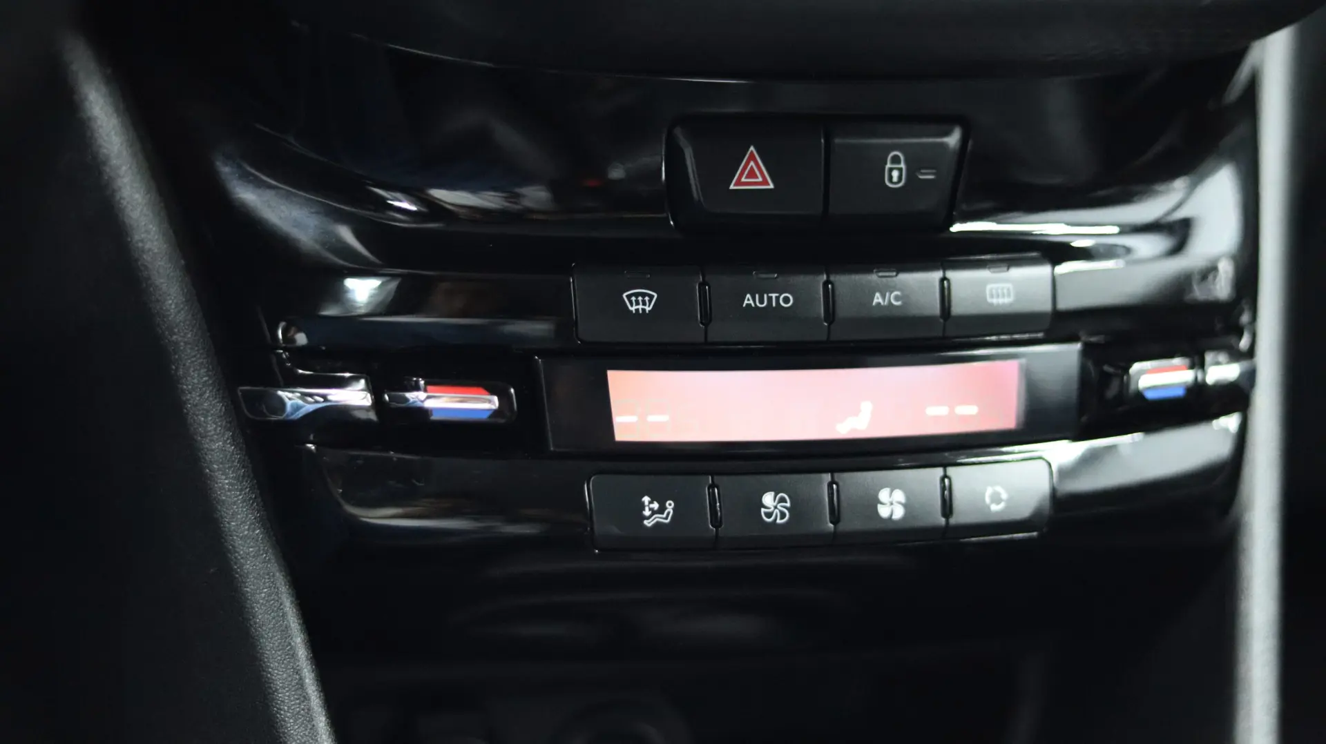 Peugeot 2008 1.6 BlueHDi Allure 16