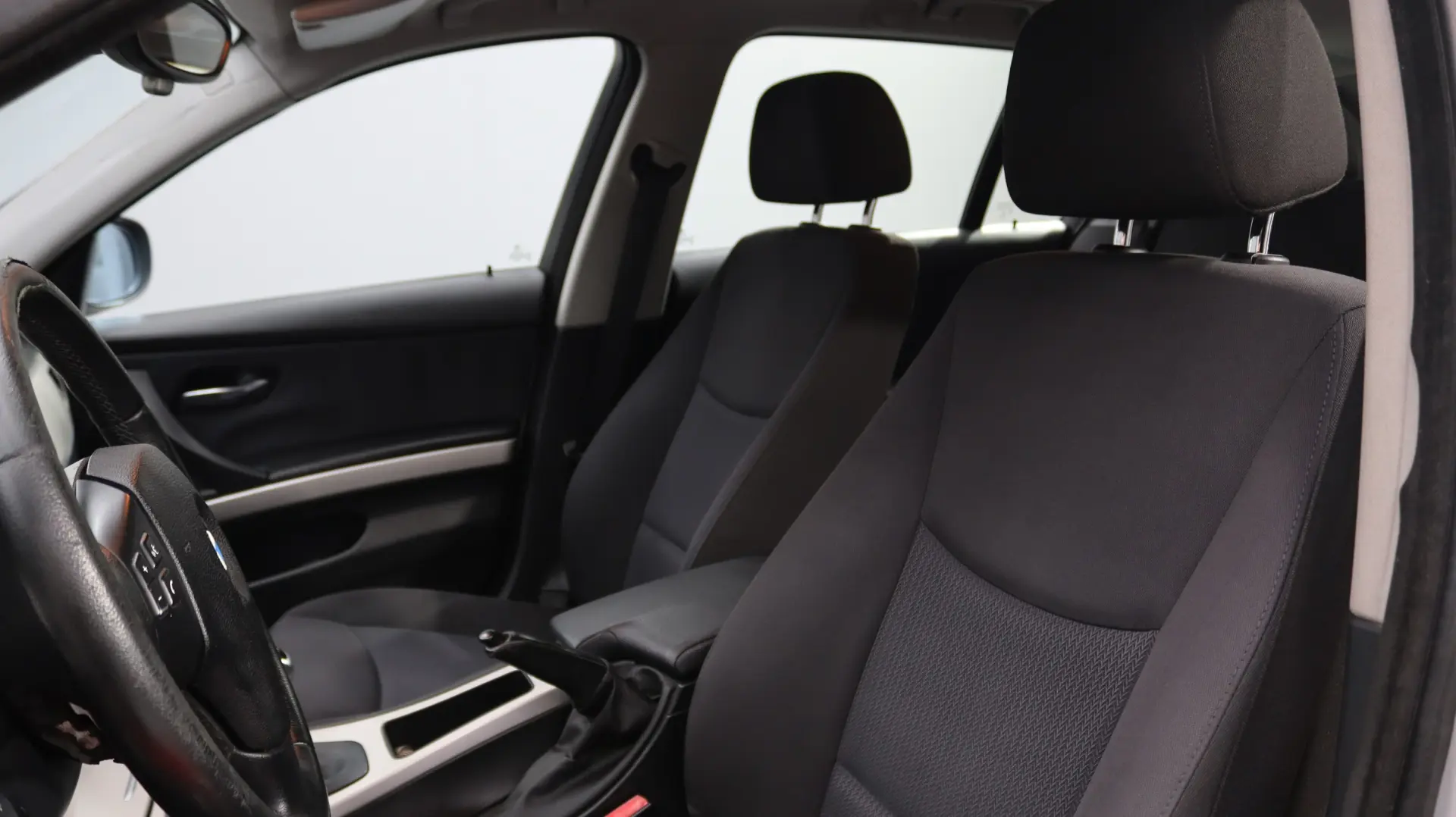 BMW 318 d Line Sport 18