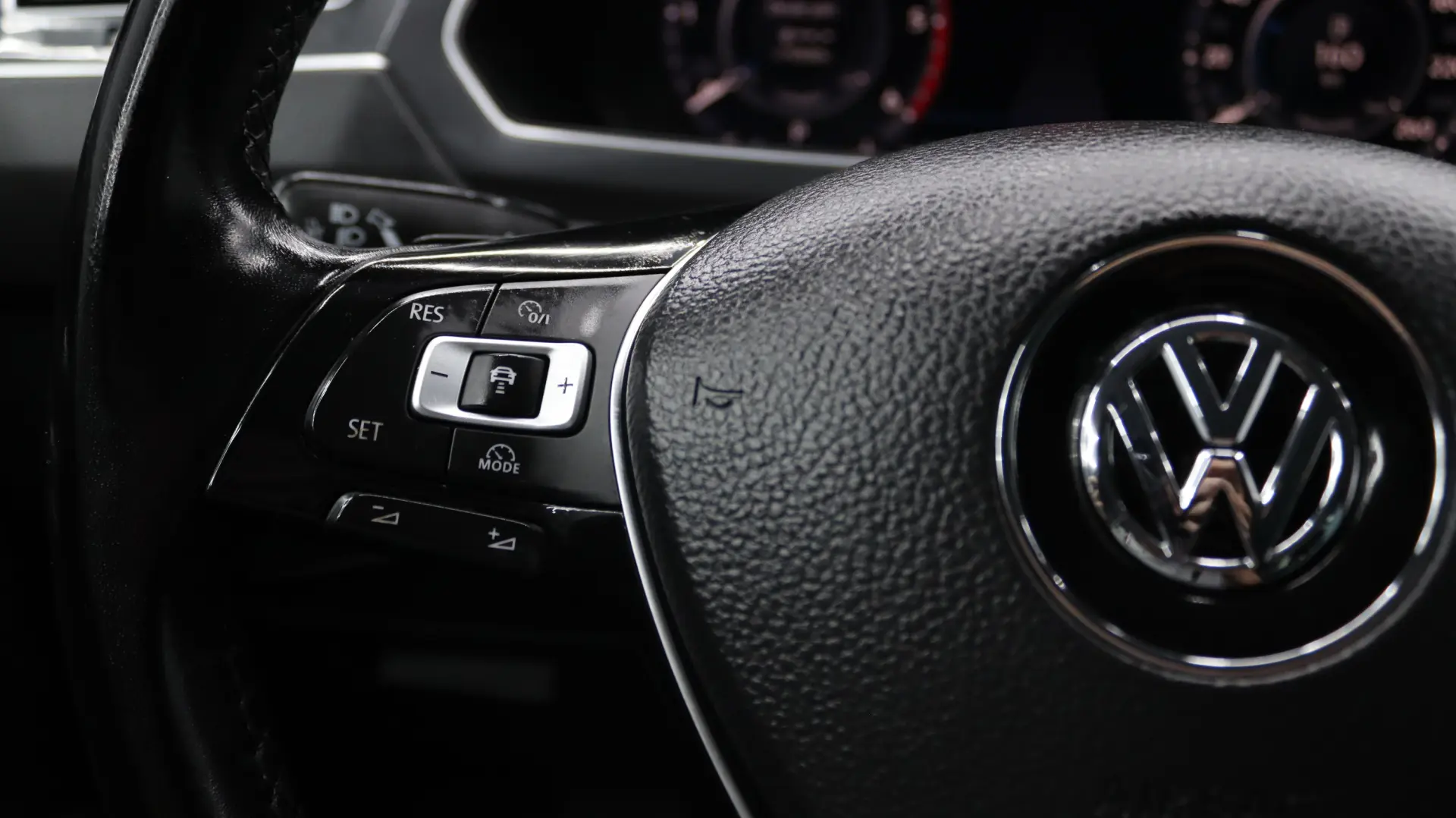 Volkswagen Tiguan 2.0 TDI Highline DSG 4Motion 12