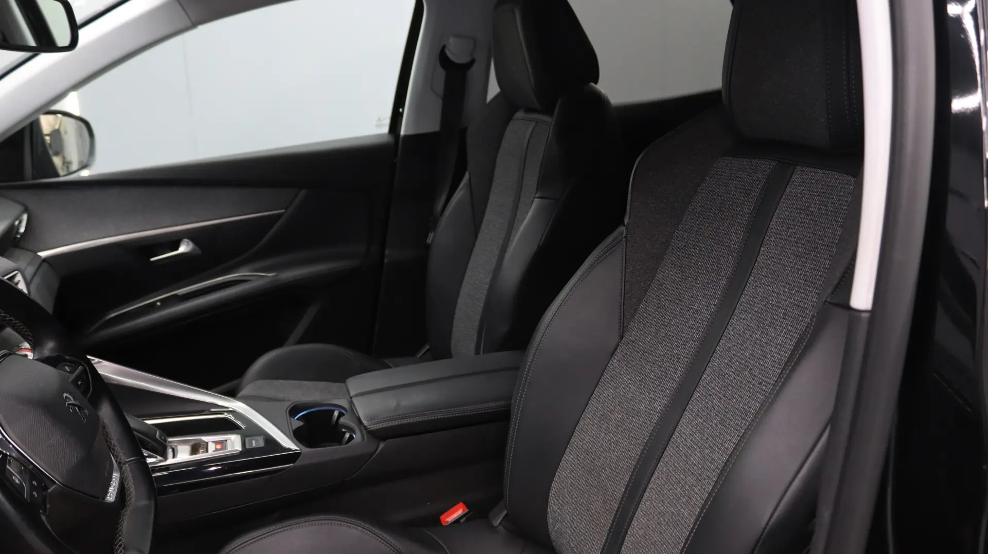 Peugeot 3008 1.5 BlueHDi Allure EAT8 18