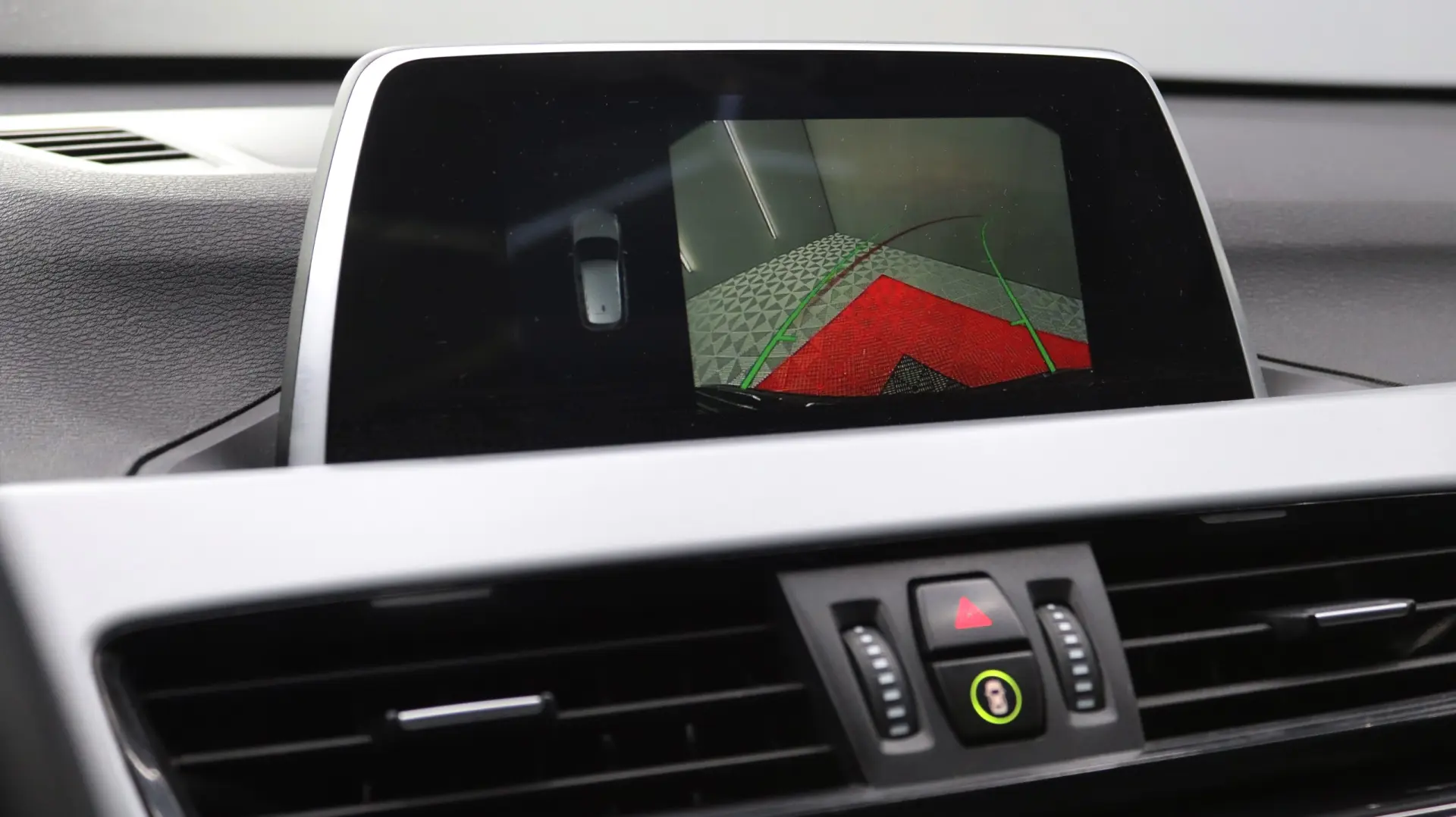 BMW X1 18 d sDrive Auto 17