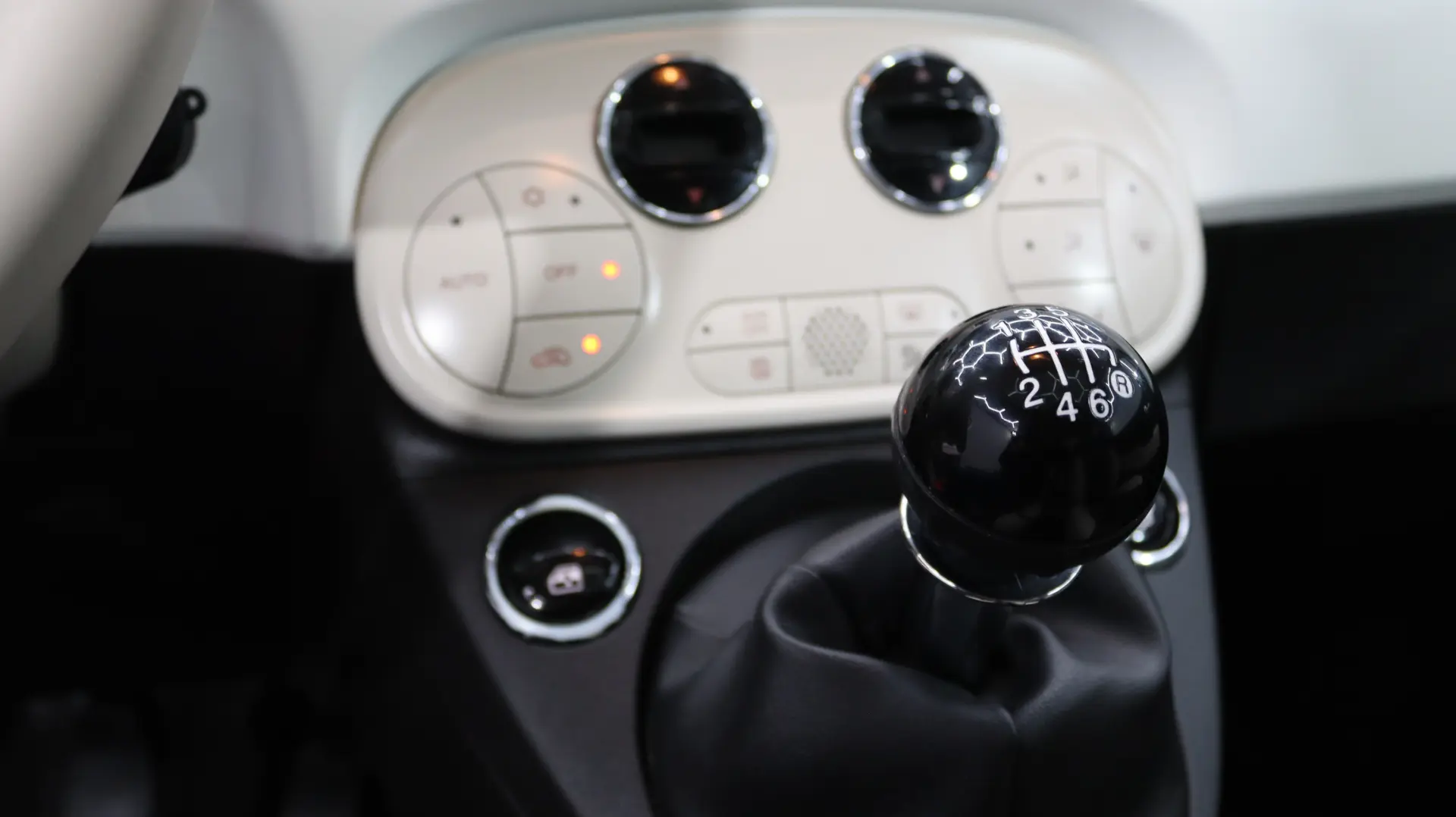 Fiat 500 1.0 Hybrid Dolcevita 16