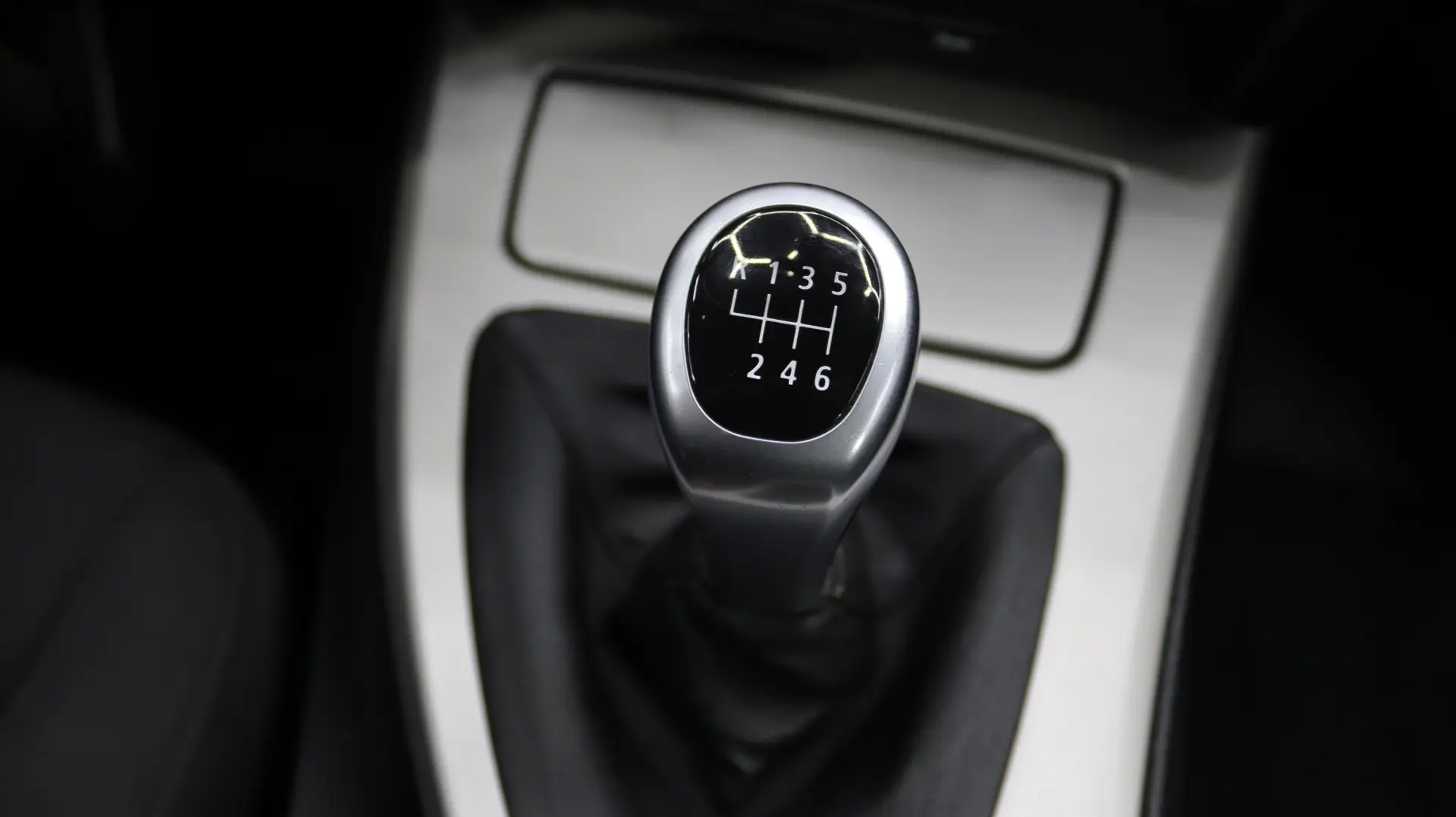 BMW 318 d Line Sport 14