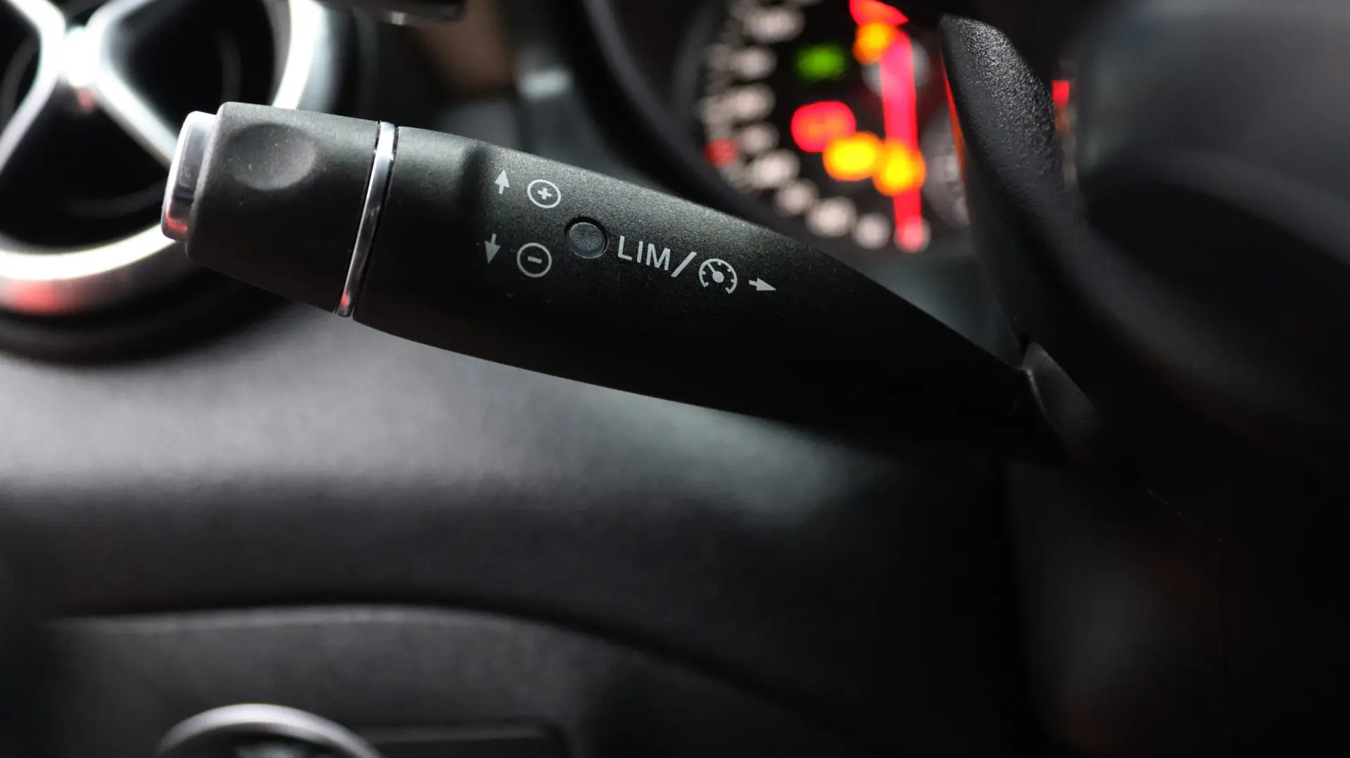 Mercedes-Benz CLA 220 d Shooting Brake AMG Line Aut. 14