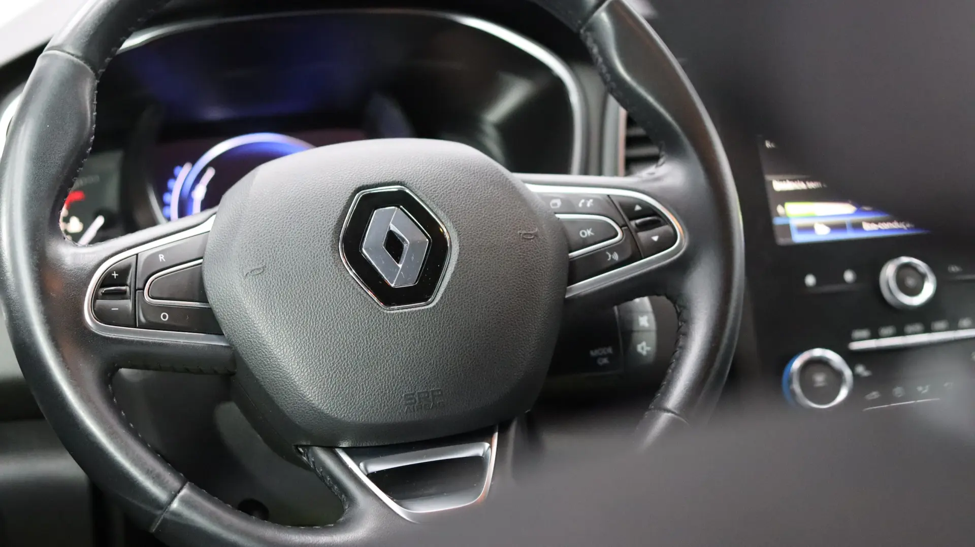 Renault Mégane 1.5 Blue dCi Limited EDC 11