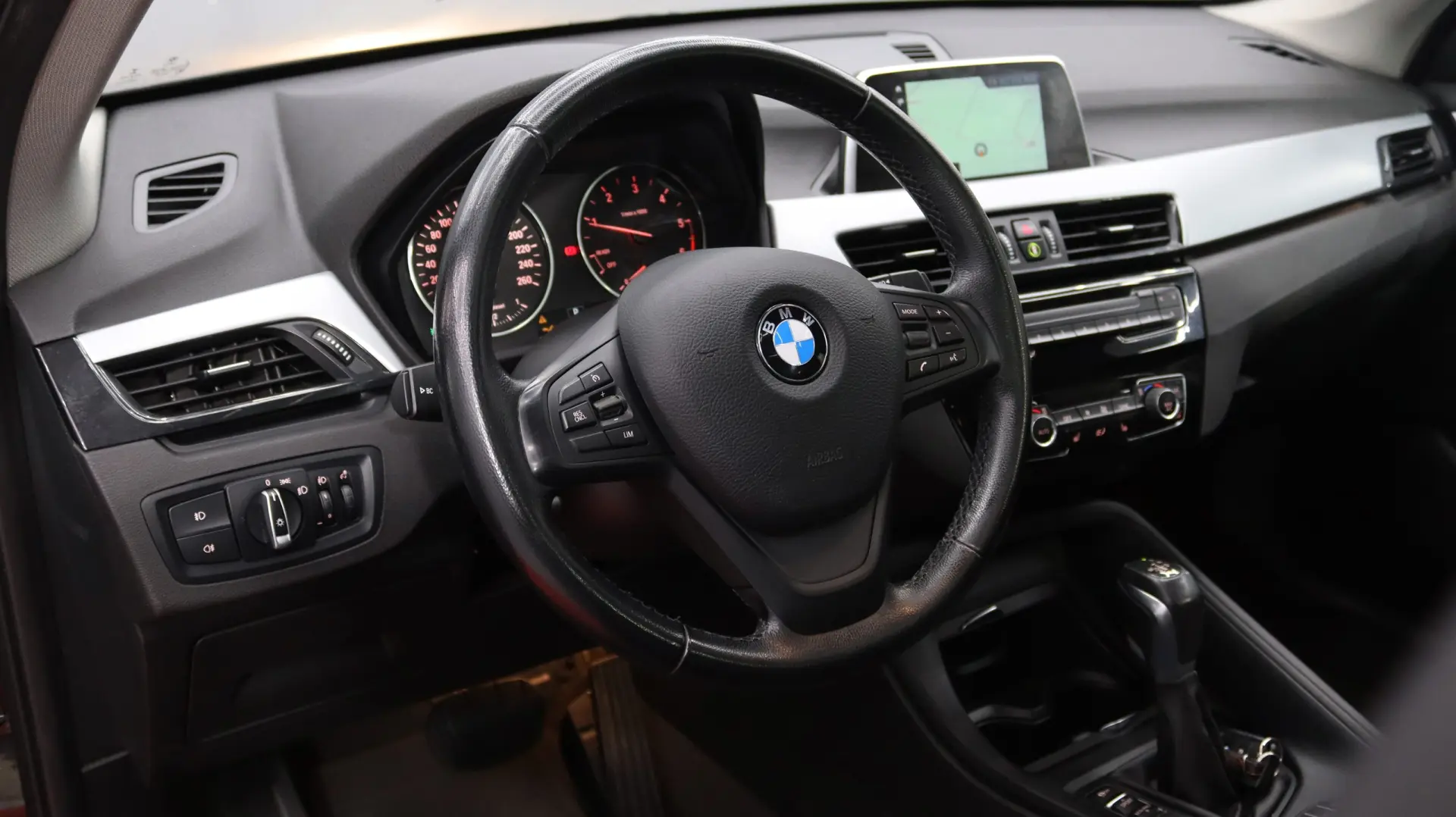 BMW X1 18 d sDrive Auto 11