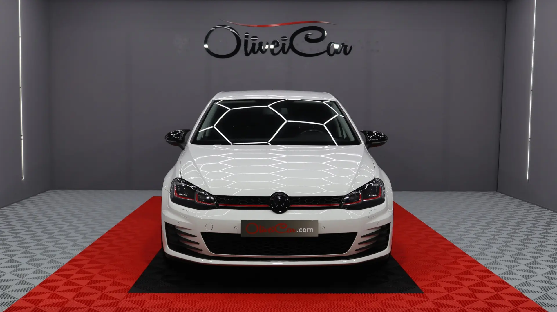 Volkswagen Golf 1.6 TDi R-Line 10