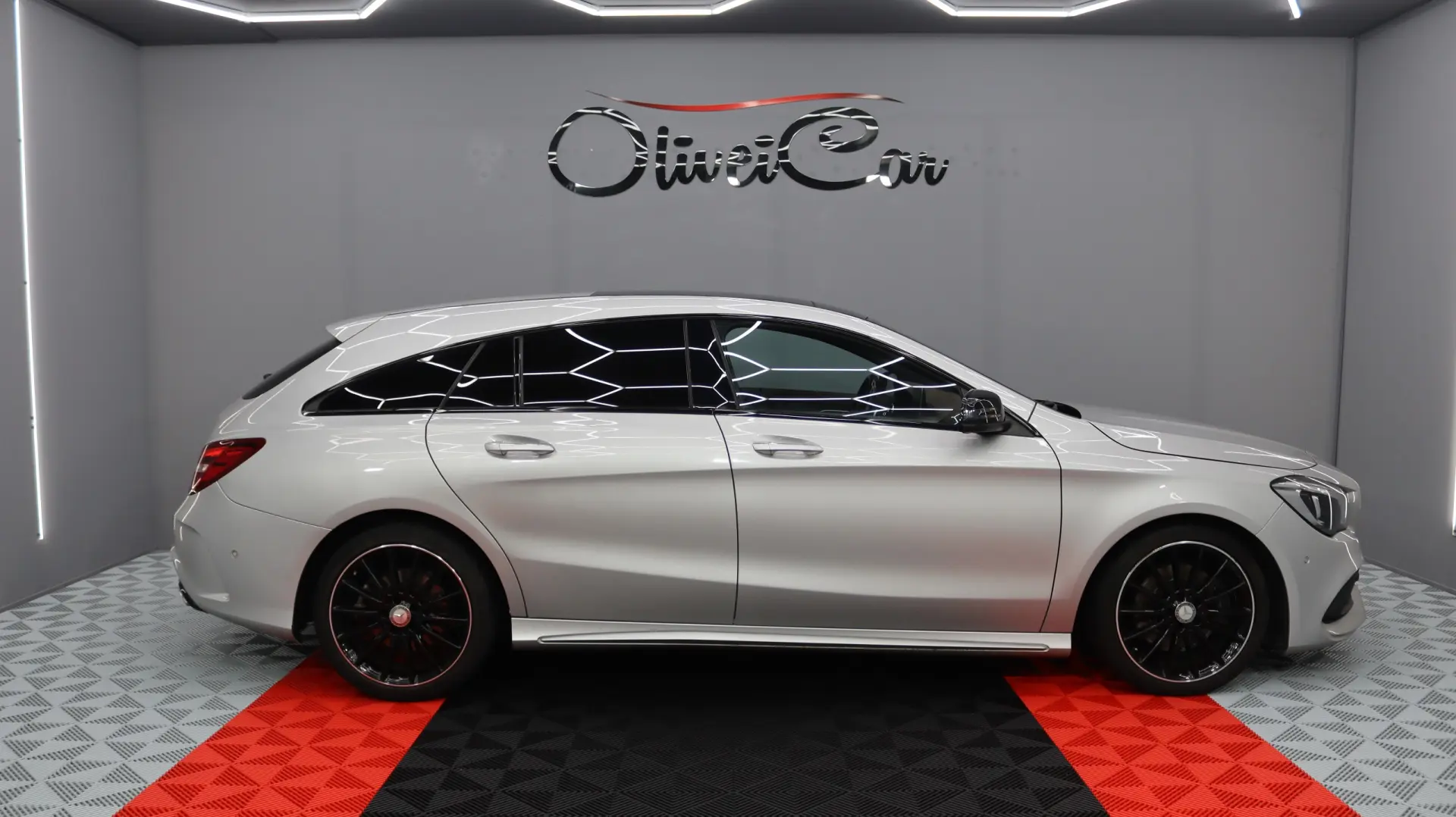 Mercedes-Benz CLA 220 d Shooting Brake AMG Line Aut. 2