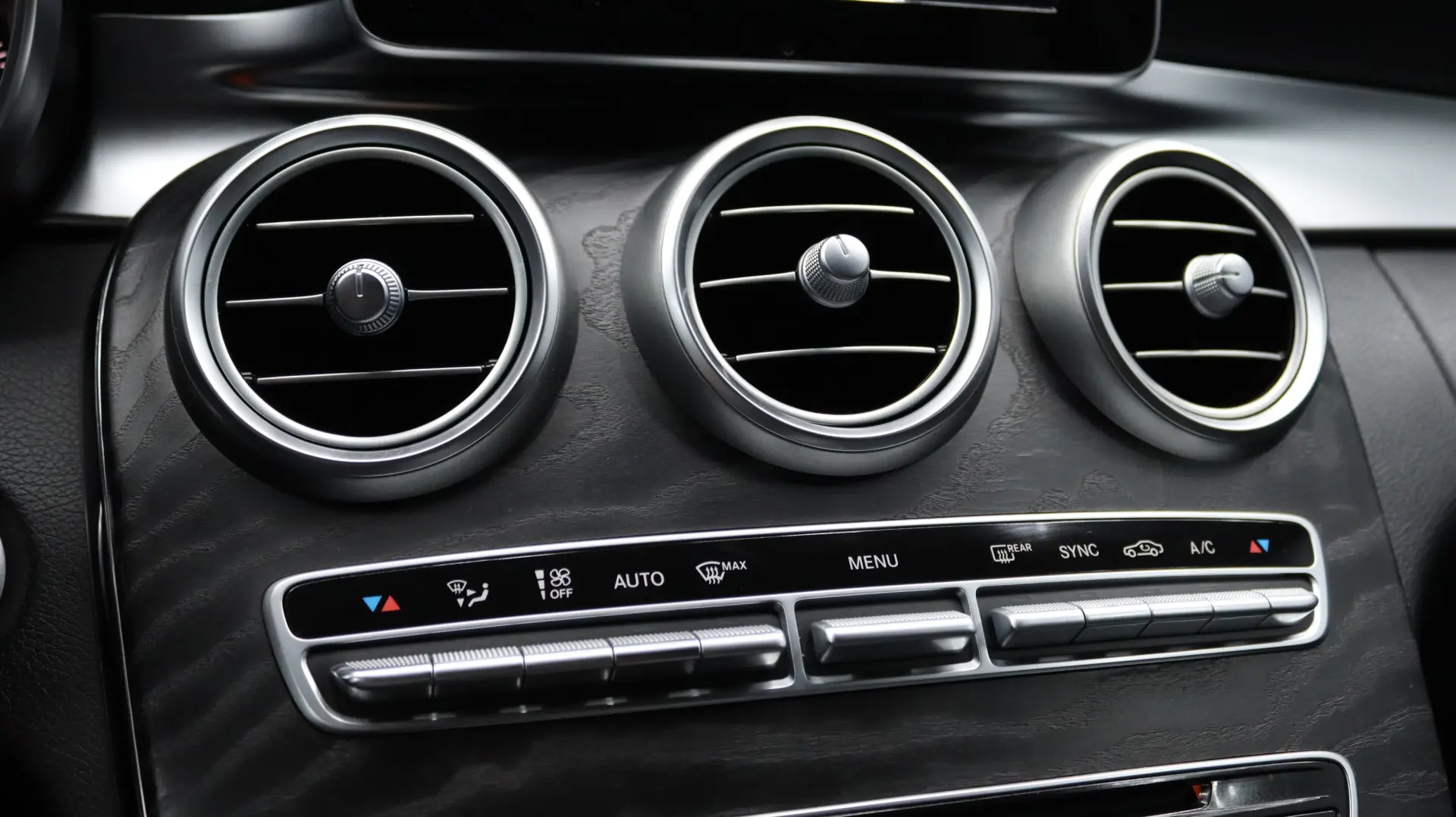 Mercedes-Benz C 300 BlueTEC Hybrid AMG Line 18
