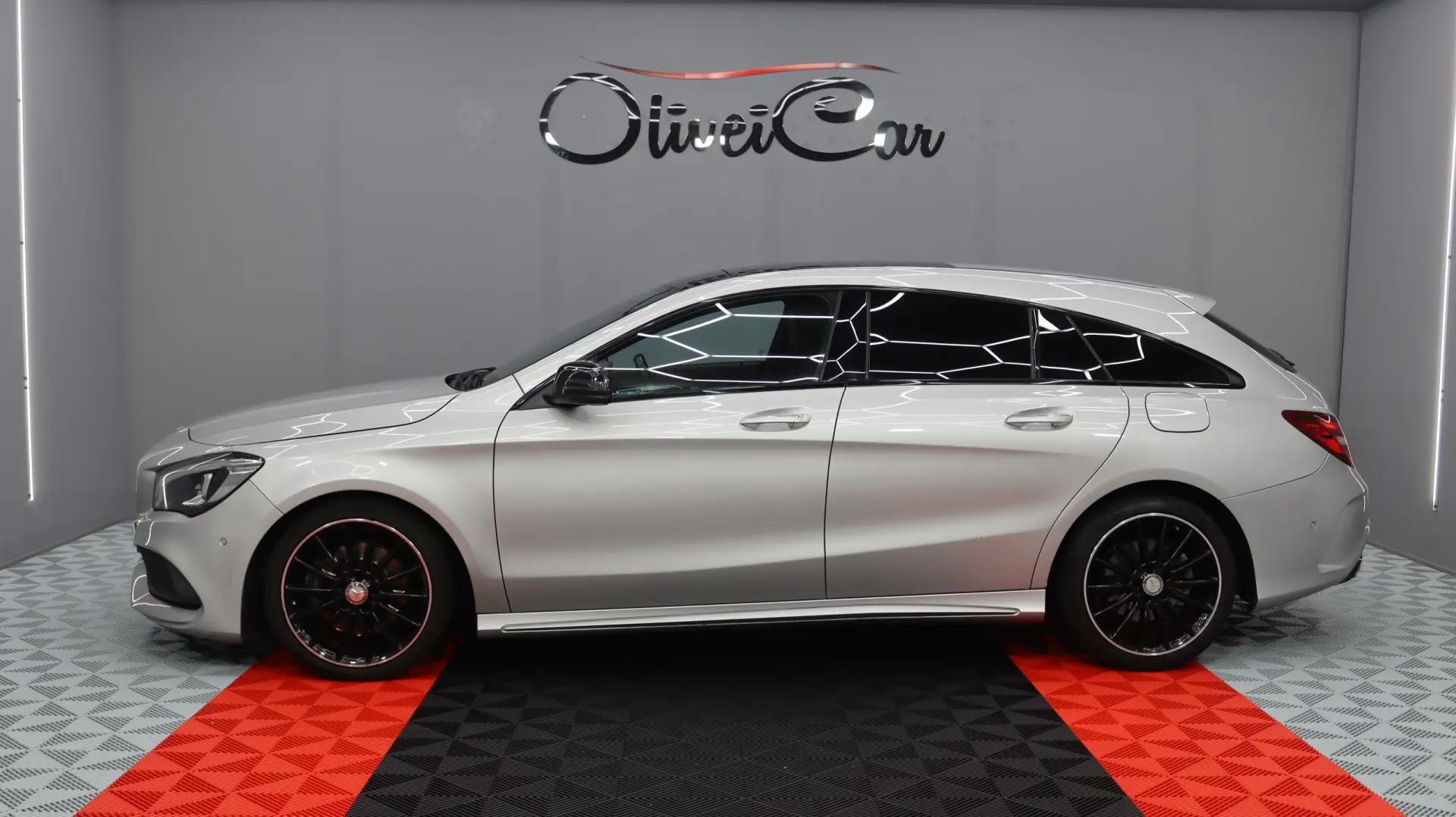 Mercedes-Benz CLA 220 d Shooting Brake AMG Line Aut. 8