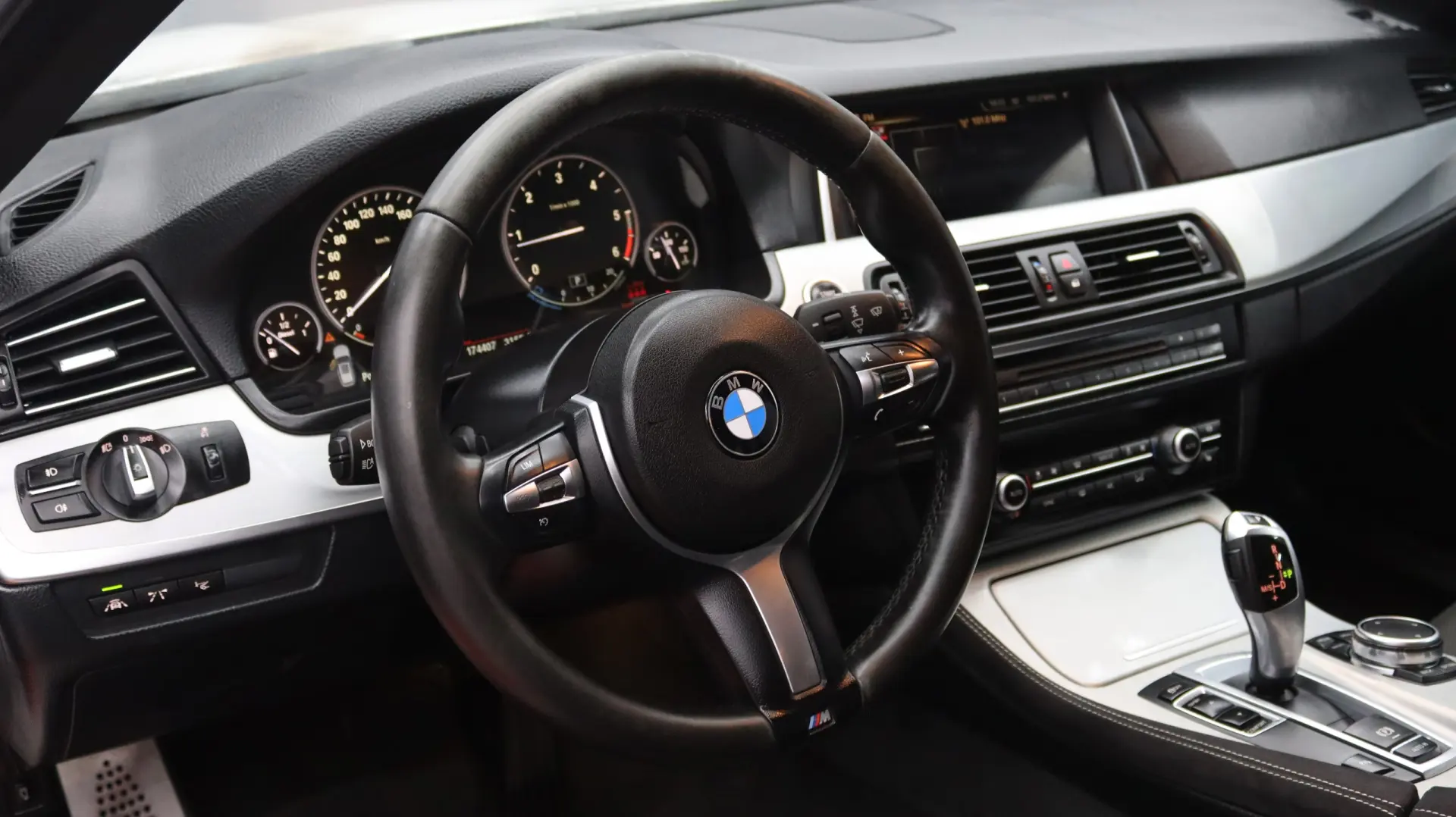 BMW 520 d Pack M Auto 11