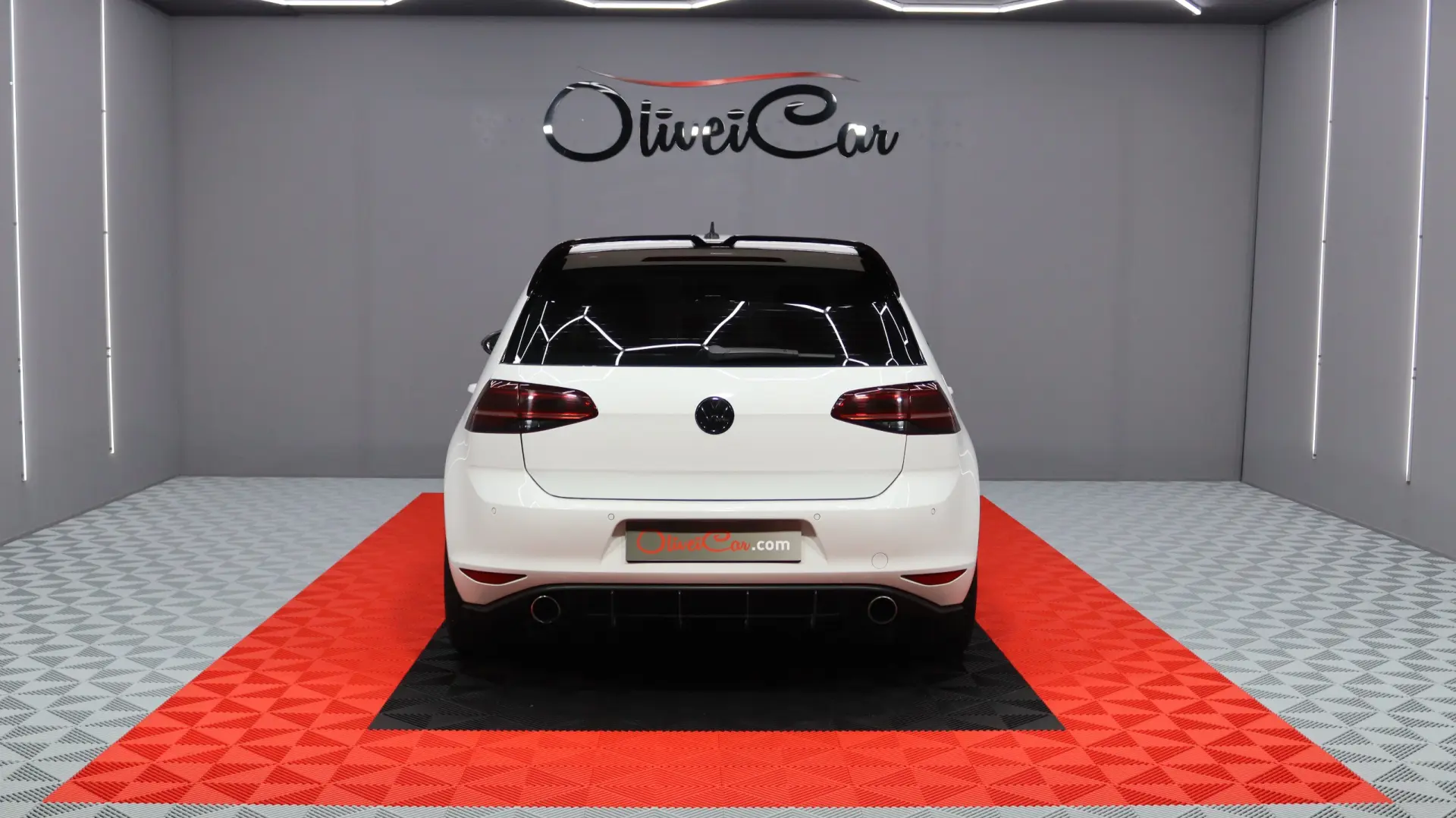 Volkswagen Golf 1.6 TDi R-Line 5