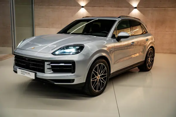Porsche Cayenne E-Hybrid 2