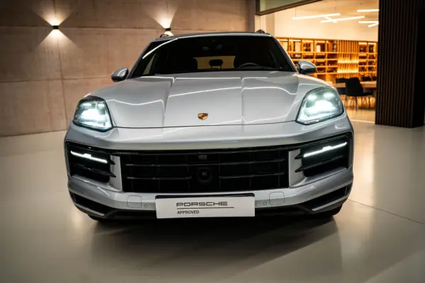 Porsche Cayenne E-Hybrid 3