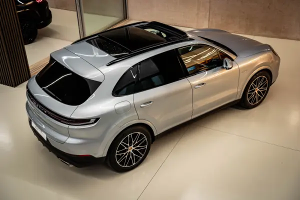Porsche Cayenne E-Hybrid 7