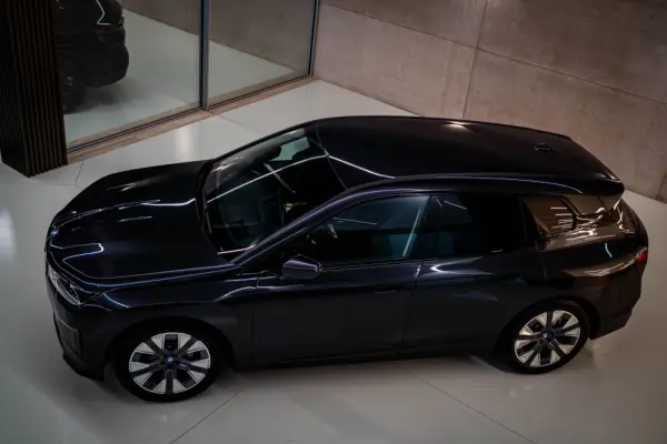 BMW iX xDrive 40 6