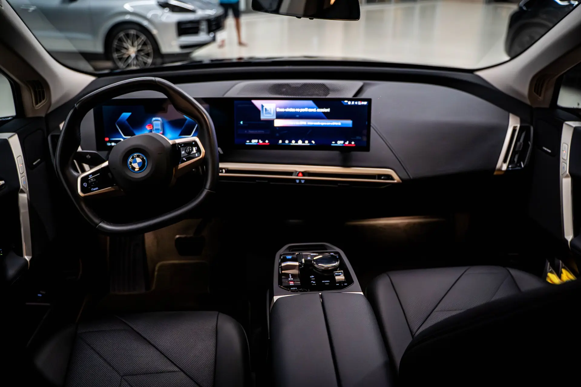 BMW iX xDrive 40 12