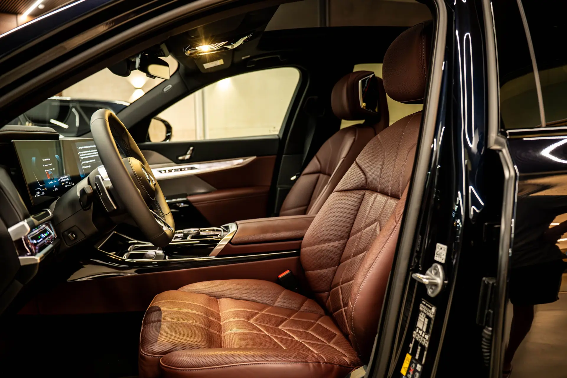 BMW 750 750e xDrive Pack Desportivo M Pro 11
