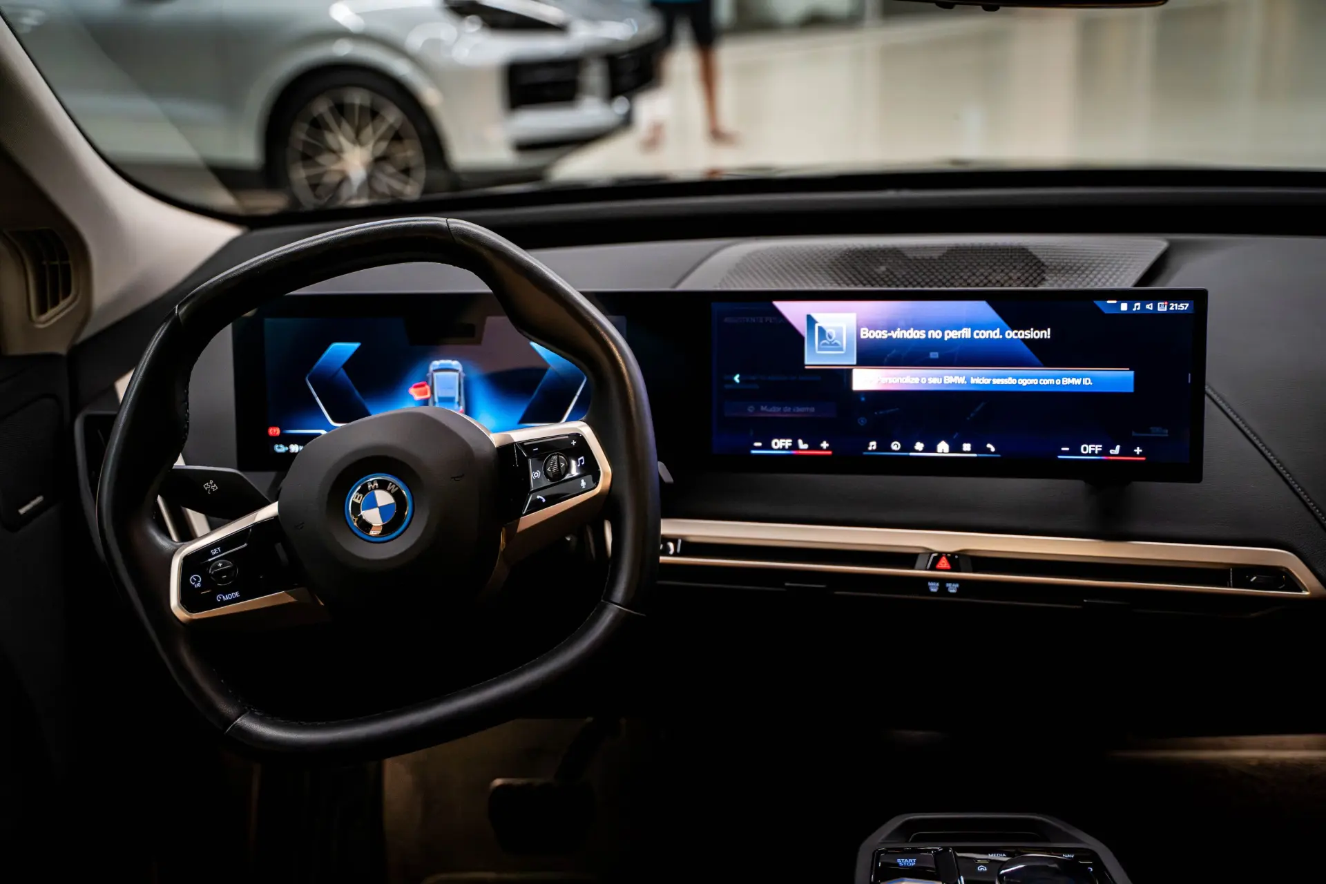 BMW iX xDrive 40 11