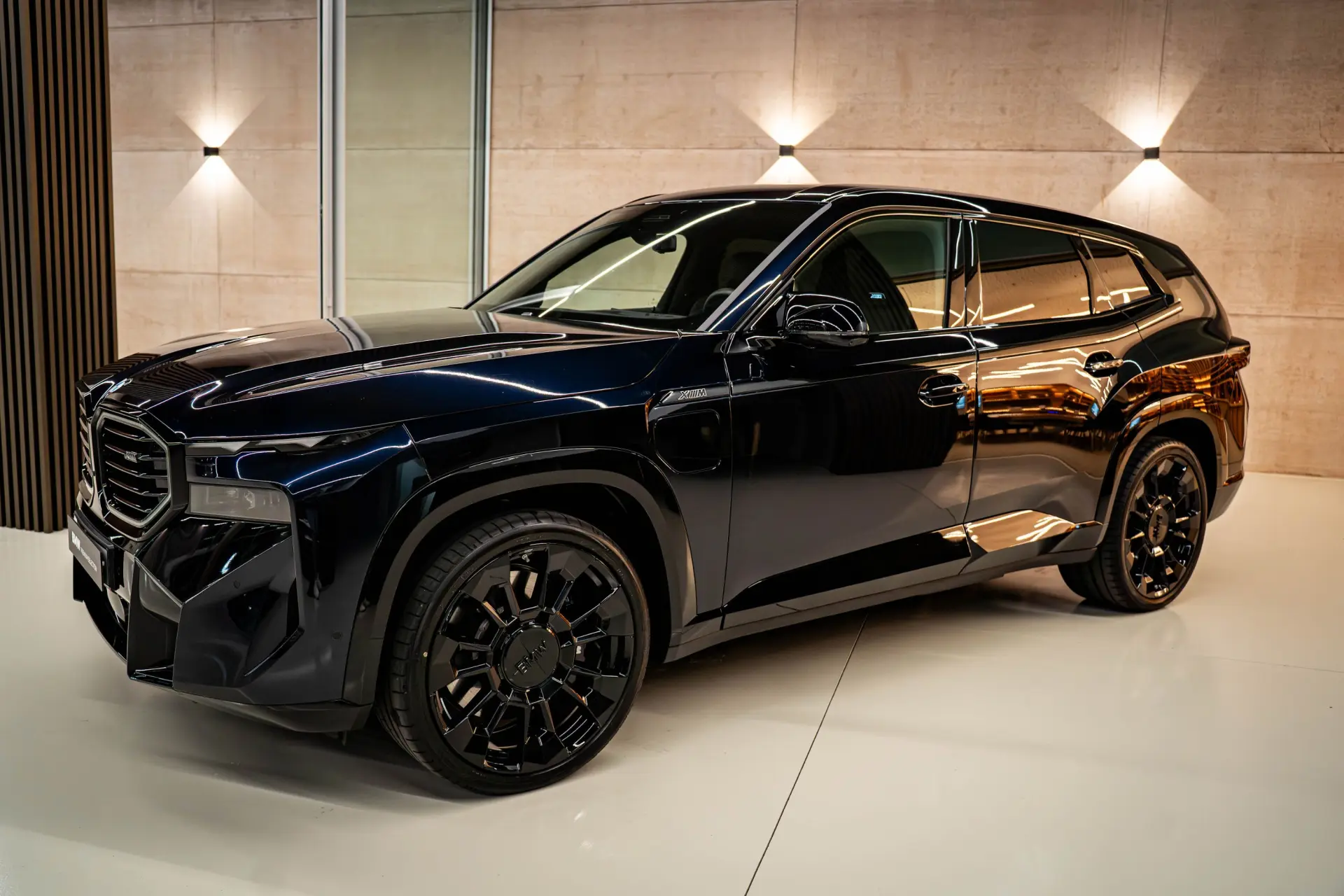 BMW XM 50e 1