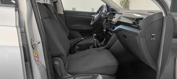 Volkswagen T-Cross 1.0 TSI Urban 8