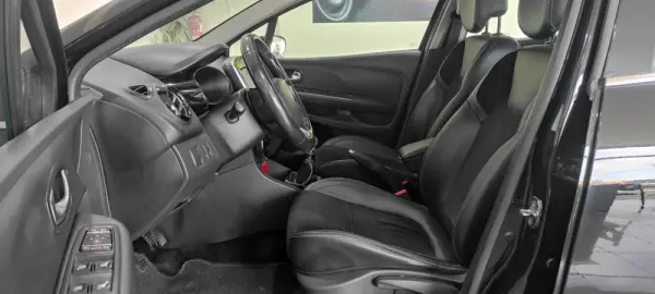 Renault Clio Sport Tourer Outro 16