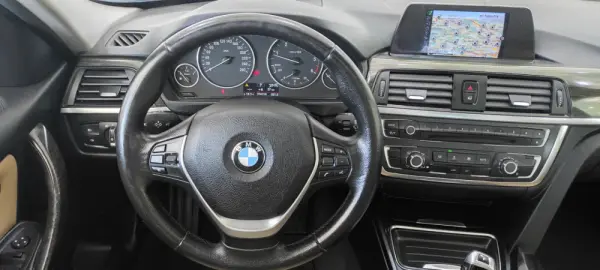 BMW 318 d Auto Line Luxury 9