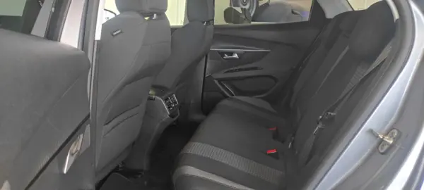 Peugeot 3008 1.5 BlueHDi Active 6
