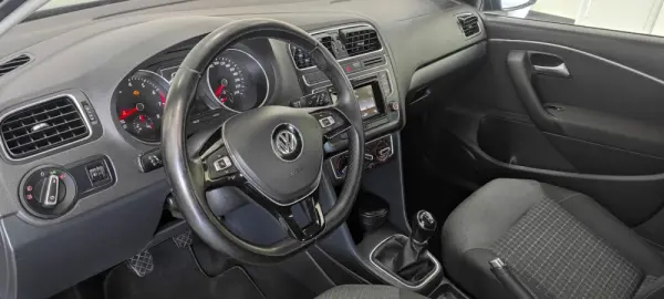 Volkswagen Polo 1.0 Confortline 17