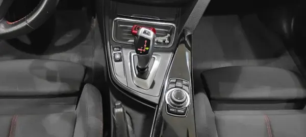 BMW 318 d Auto Line Sport 27