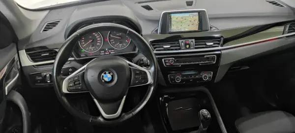 BMW X1 18 d sDrive Line Sport 9
