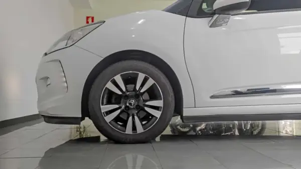 Citroën DS3 1.6 HDi Airdream So Chic 10