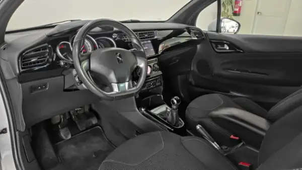 Citroën DS3 1.6 HDi Airdream So Chic 16