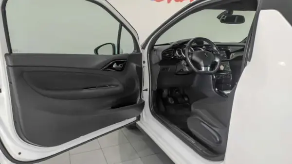 Citroën DS3 1.6 HDi Airdream So Chic 15