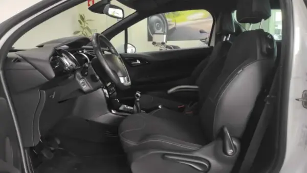 Citroën DS3 1.6 HDi Airdream So Chic 17