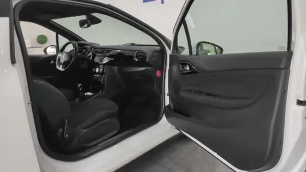 Citroën DS3 1.6 HDi Airdream So Chic 20