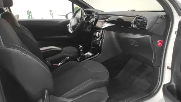 Citroën DS3 1.6 HDi Airdream So Chic 21