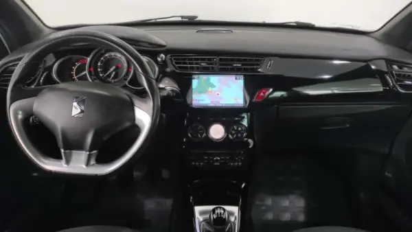 Citroën DS3 1.6 HDi Airdream So Chic 23