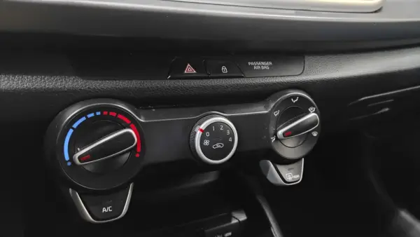 Kia Rio 1.2 CVVT Urban 31