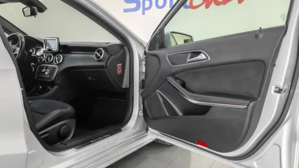 Mercedes-Benz A 200 CDi BE AMG Line Aut. 21