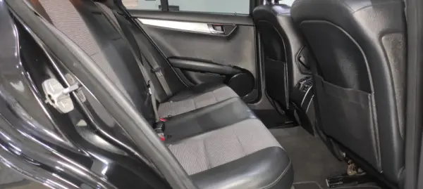 Mercedes-Benz C 220 CDi Avantgarde BlueEfficiency 22