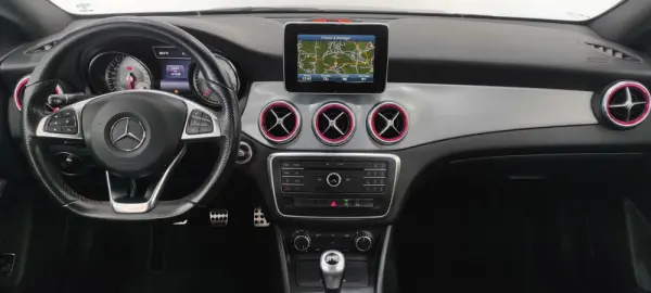 Mercedes-Benz CLA 180 CDi AMG Line 8