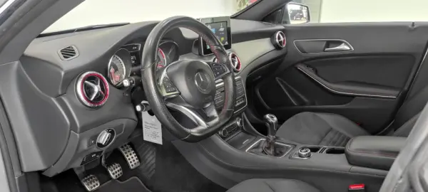 Mercedes-Benz CLA 180 CDi AMG Line 16