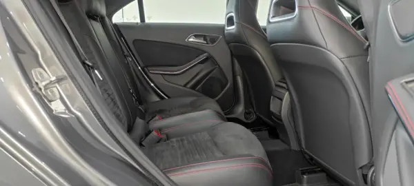 Mercedes-Benz CLA 180 CDi AMG Line 20