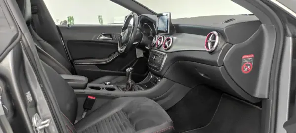 Mercedes-Benz CLA 180 CDi AMG Line 22